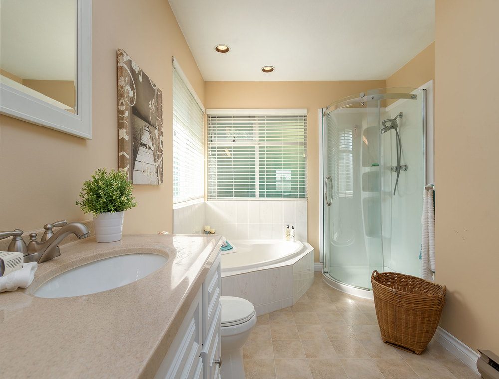 Listing Image of 14303 73A Avenue, Surrey