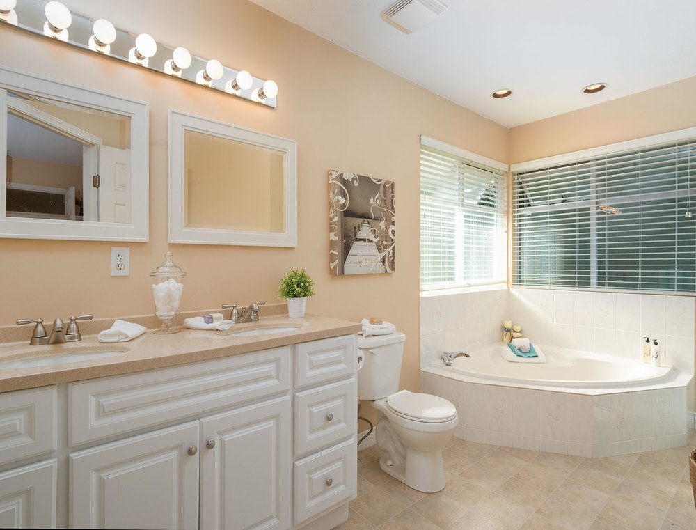 Listing Image of 14303 73A Avenue, Surrey