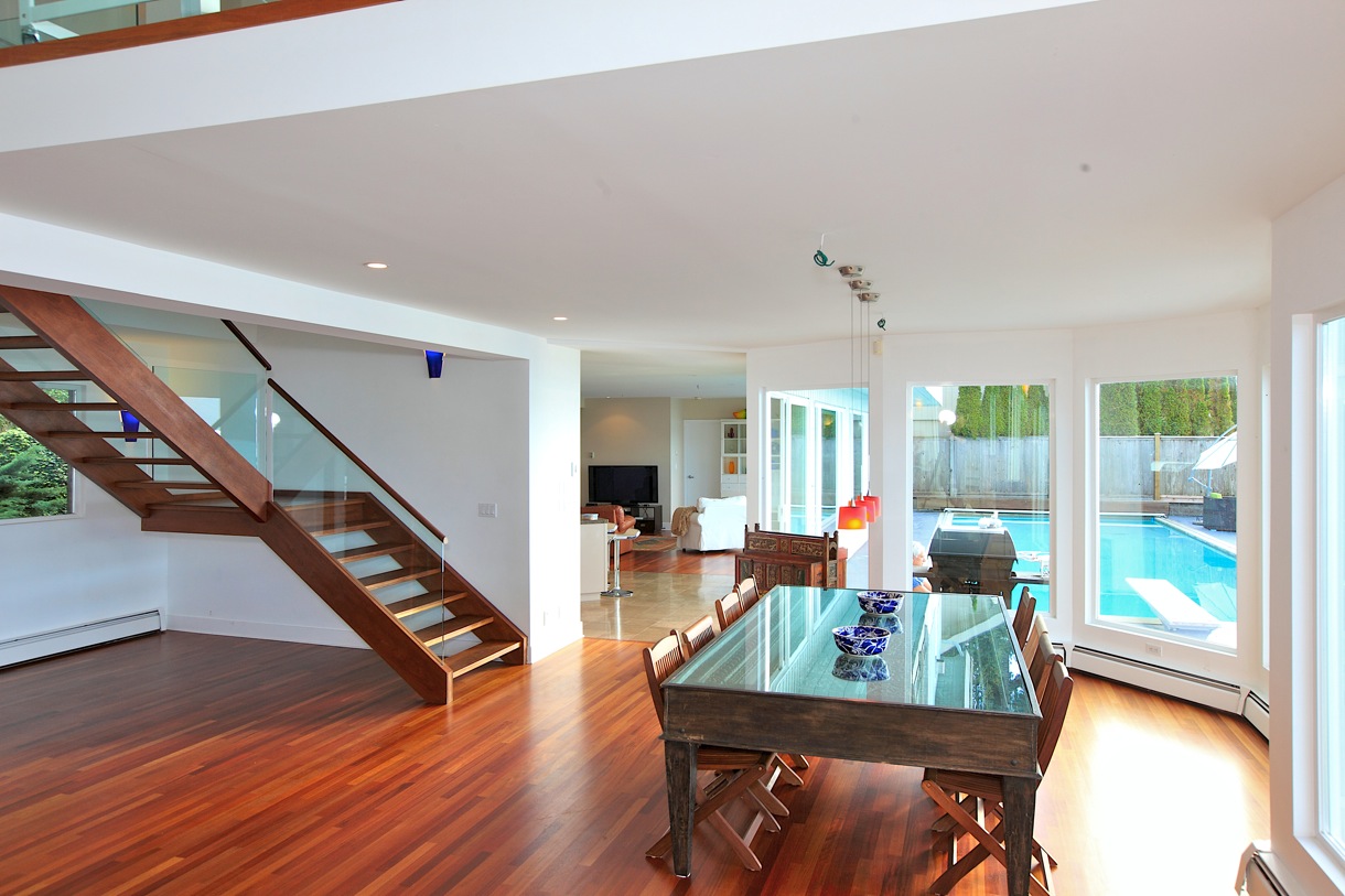 Listing Image of 1 Strachan Point Rd