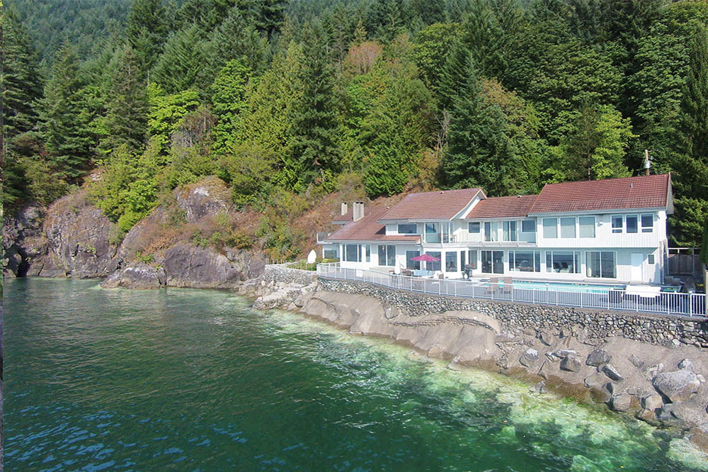 Listing Image of 1 Strachan Point Rd