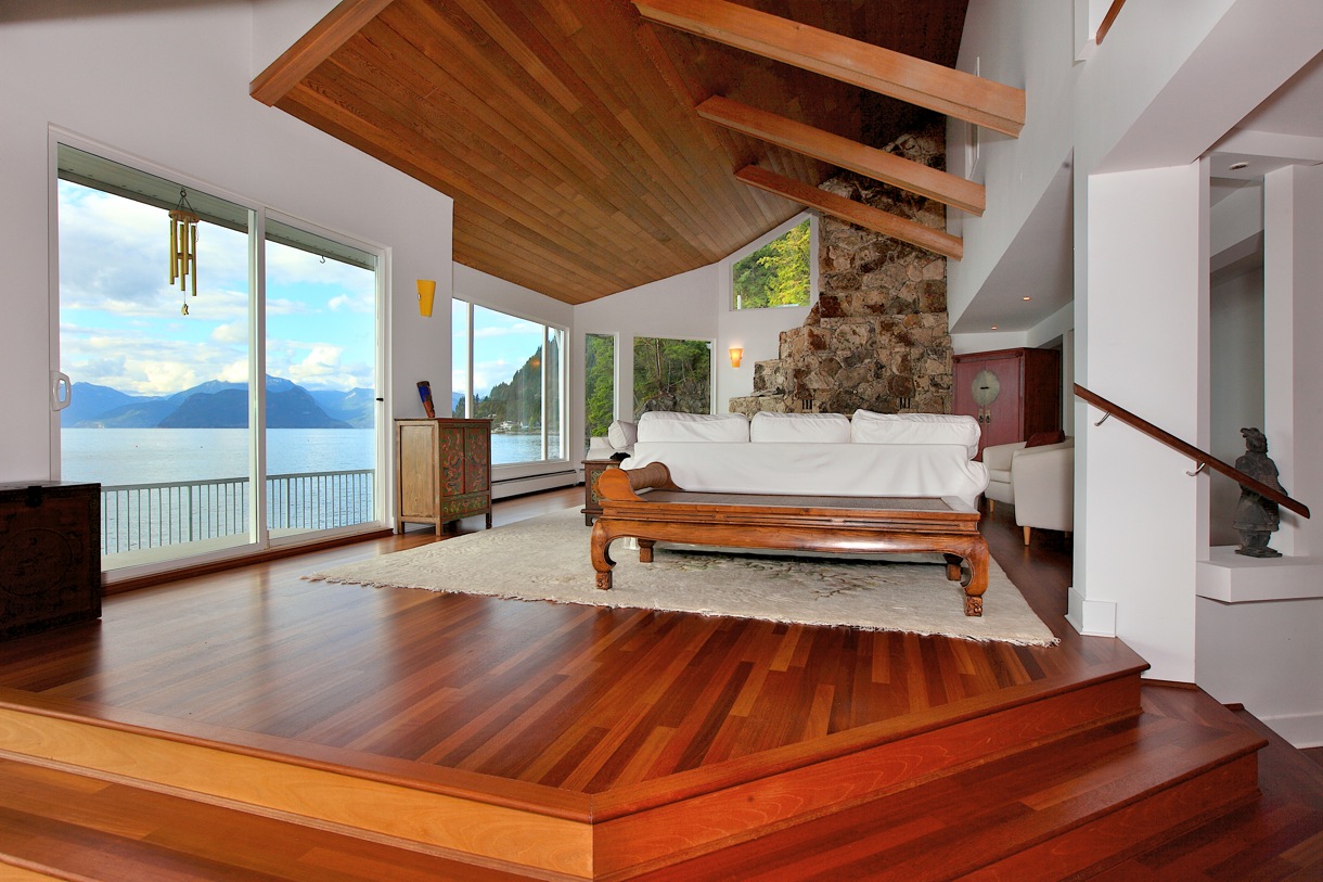 Listing Image of 1 Strachan Point Rd
