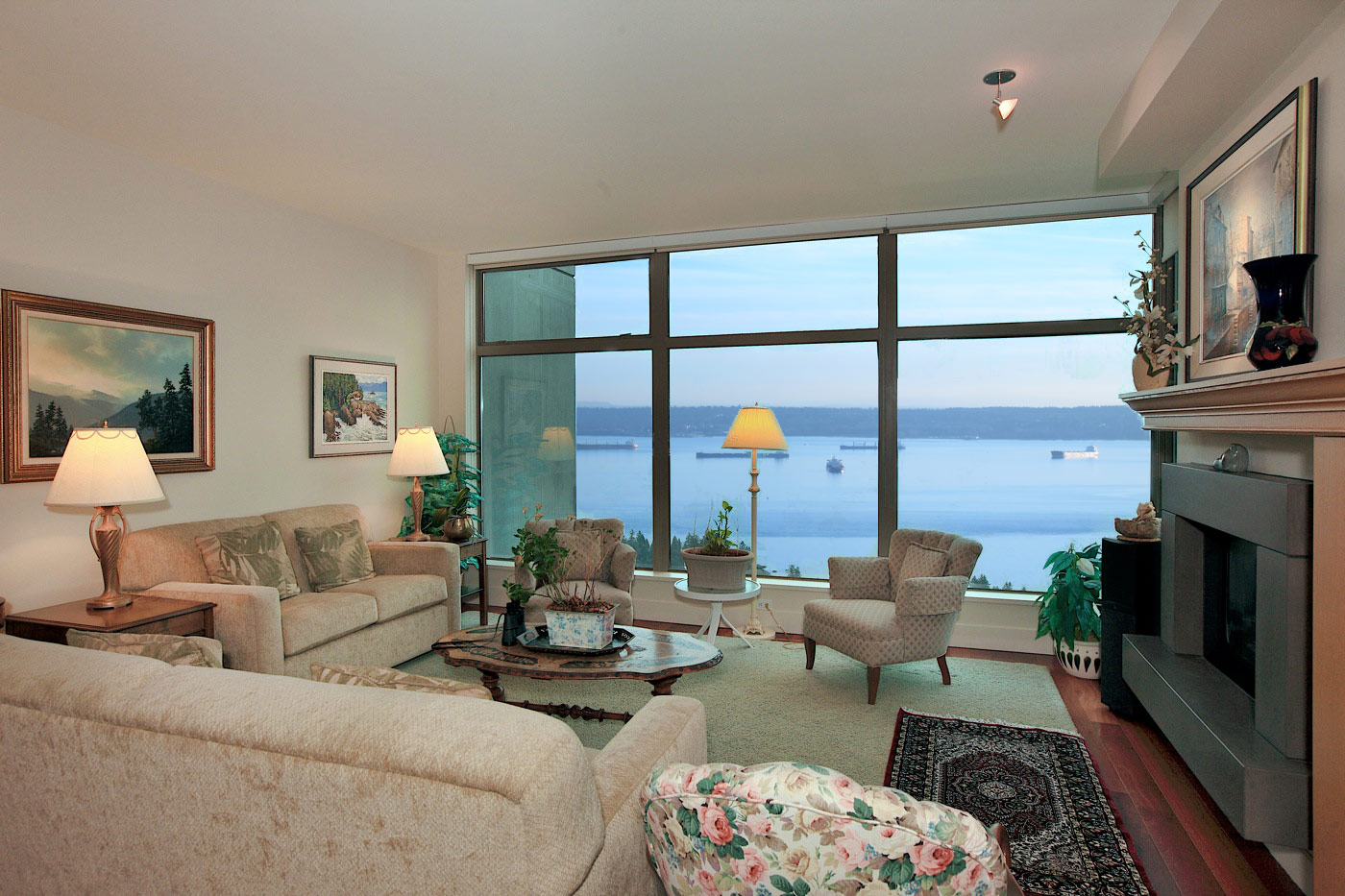 Listing Image of 1303 - 3335 Cypress Pl