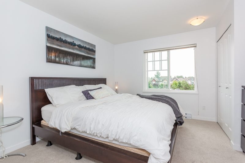 Listing Image of 3-7348 192A Street