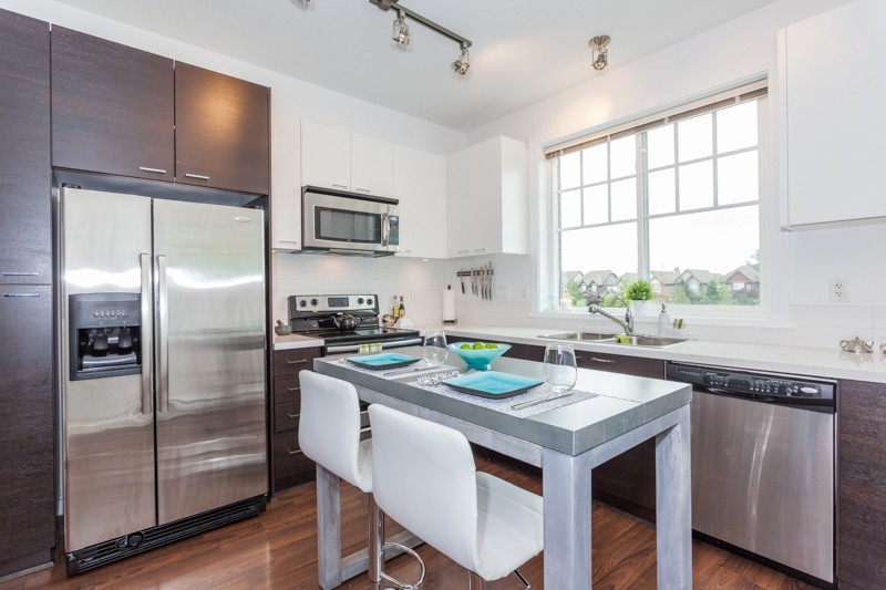 Listing Image of 3-7348 192A Street