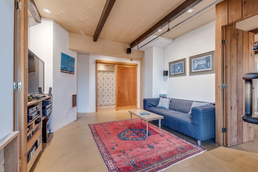 Listing Image of 1421 31st Street