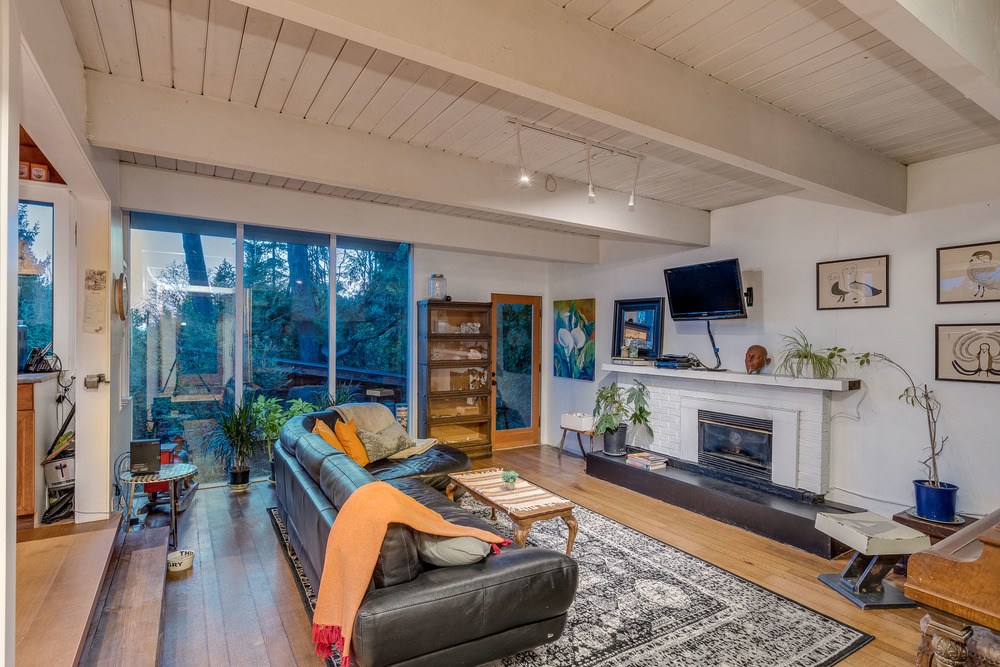 Listing Image of 1421 31st Street