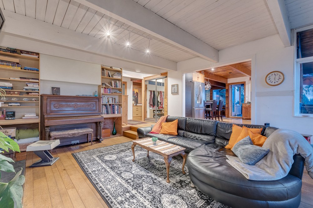 Listing Image of 1421 31st Street