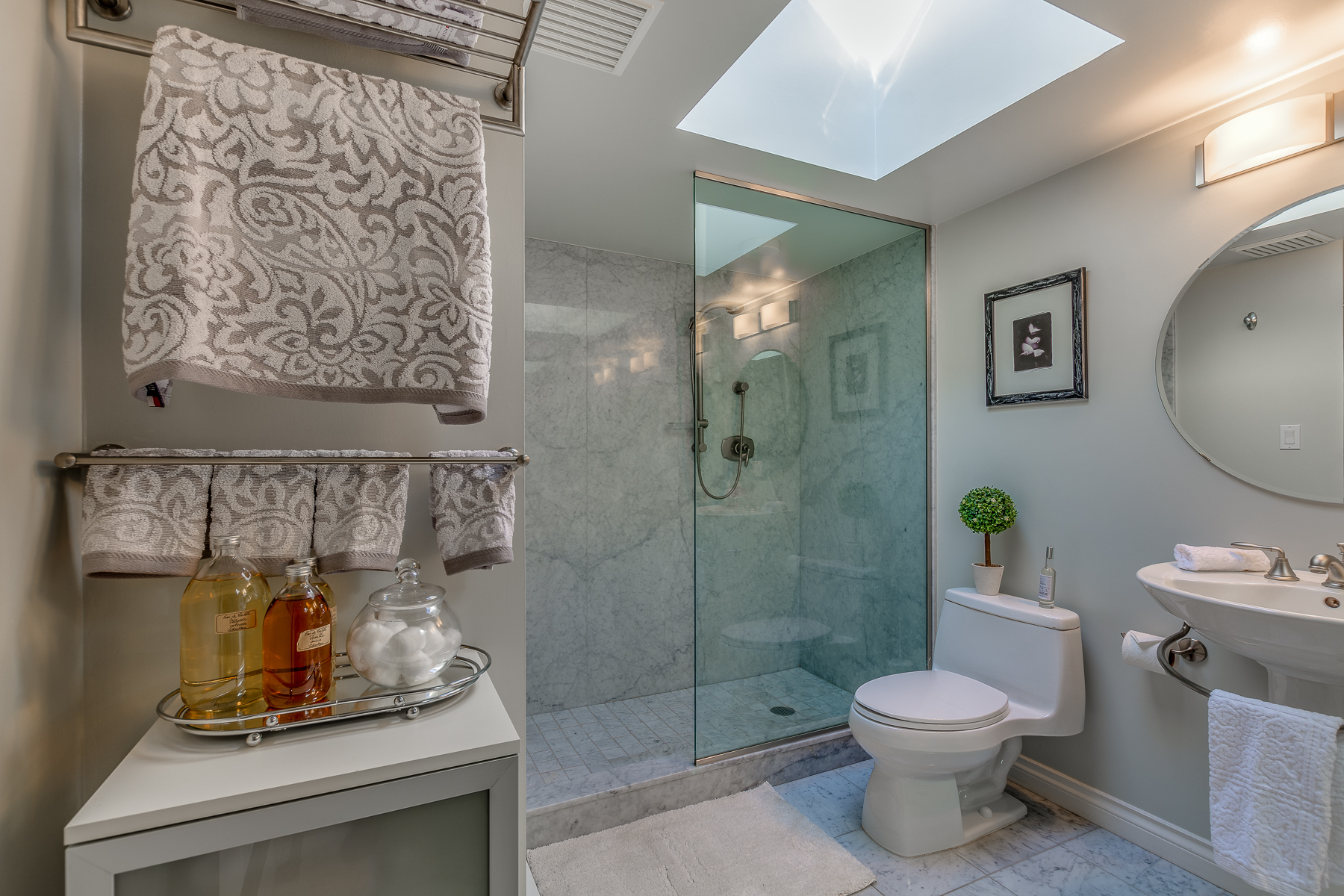 Listing Image of 204 1871 Marine Drive