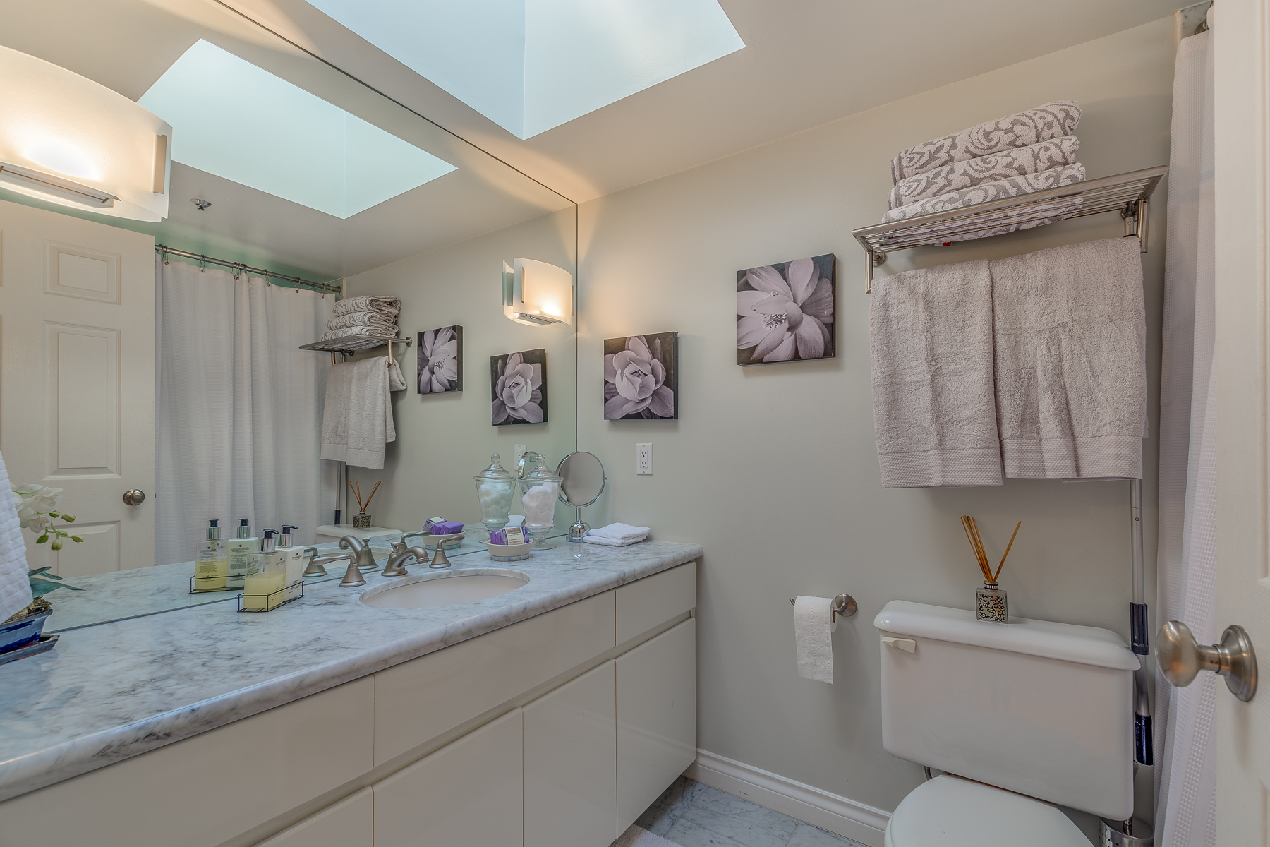 Listing Image of 204 1871 Marine Drive