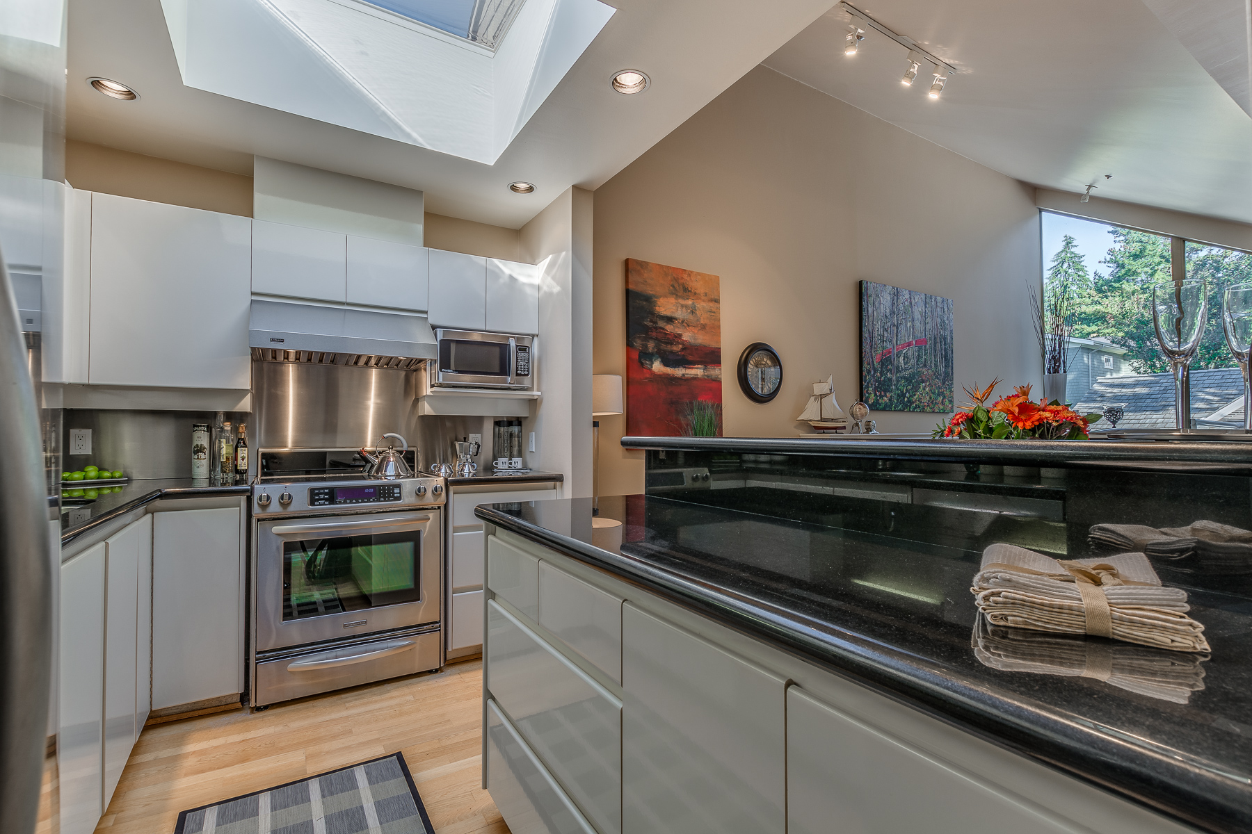 Listing Image of 204 1871 Marine Drive