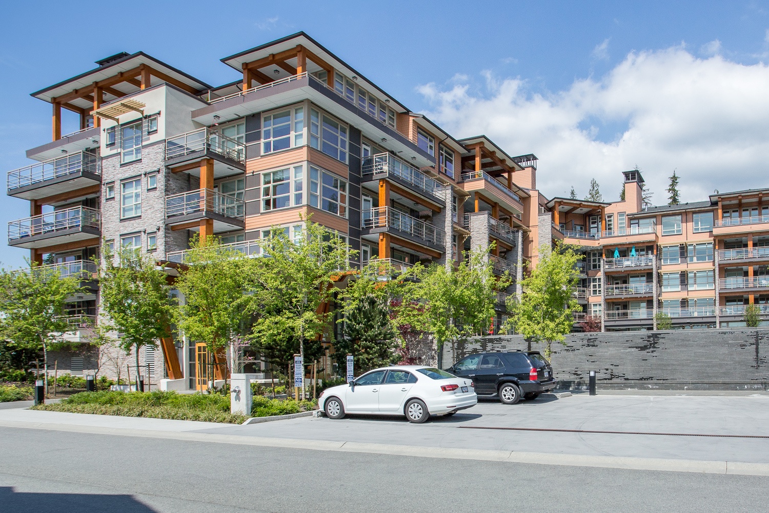 Listing Image of 309 3606 Aldercrest Drive