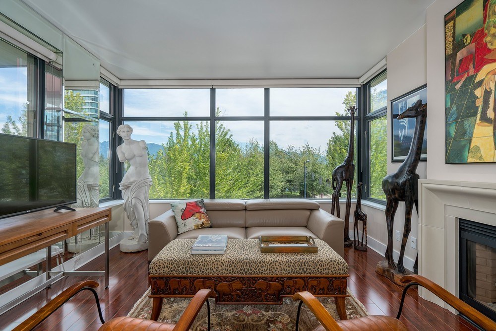 Listing Image of 300 - 1863 Alberni St