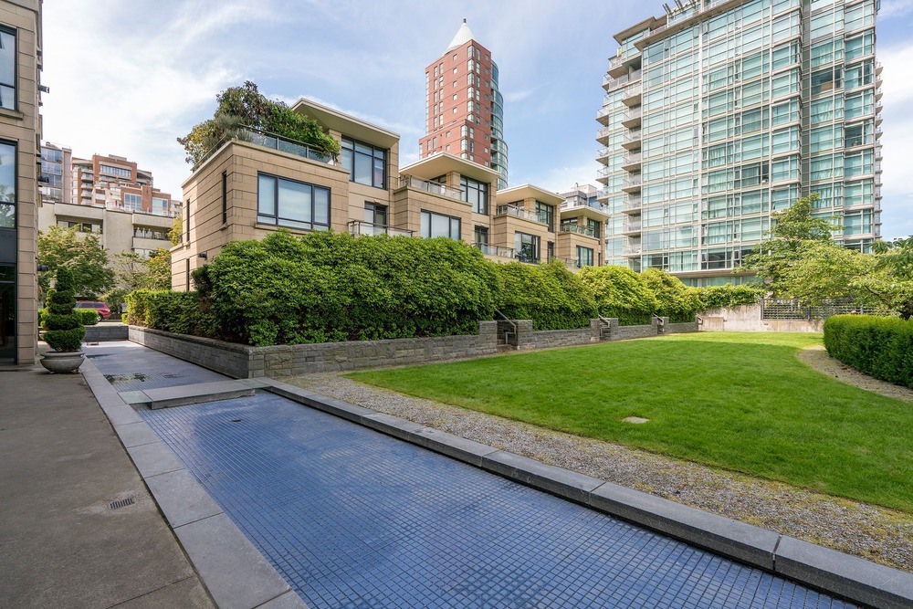 Listing Image of 300 - 1863 Alberni St
