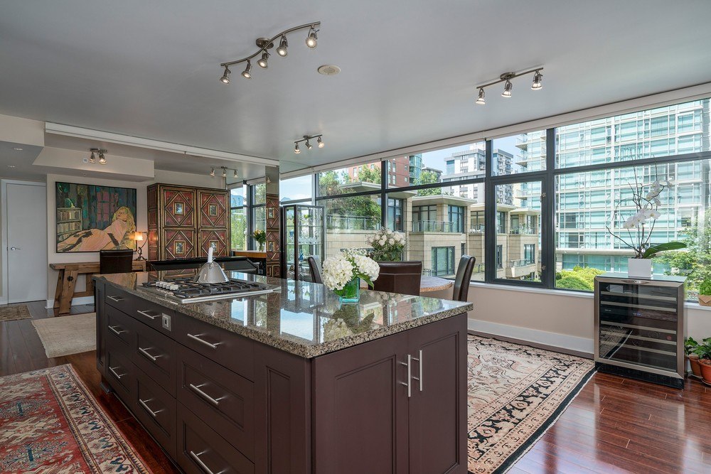 Listing Image of 300 - 1863 Alberni St