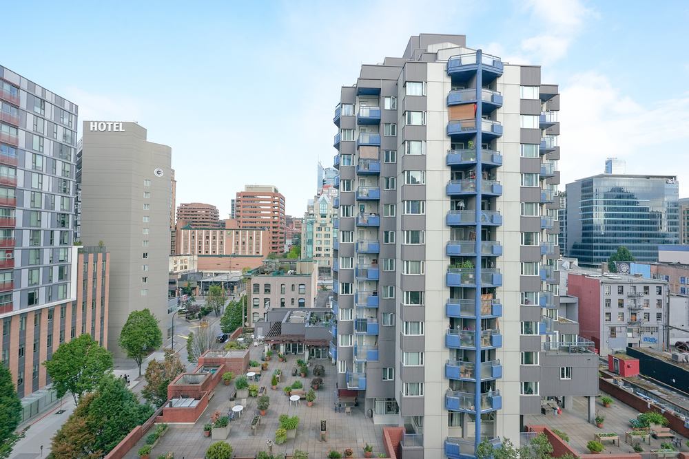 Listing Image of 1102 1082 Seymour Street