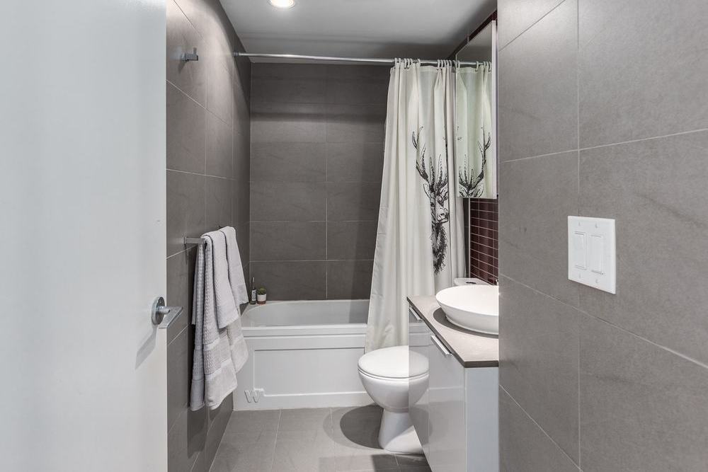 Listing Image of 2706 108 West Cordova Street