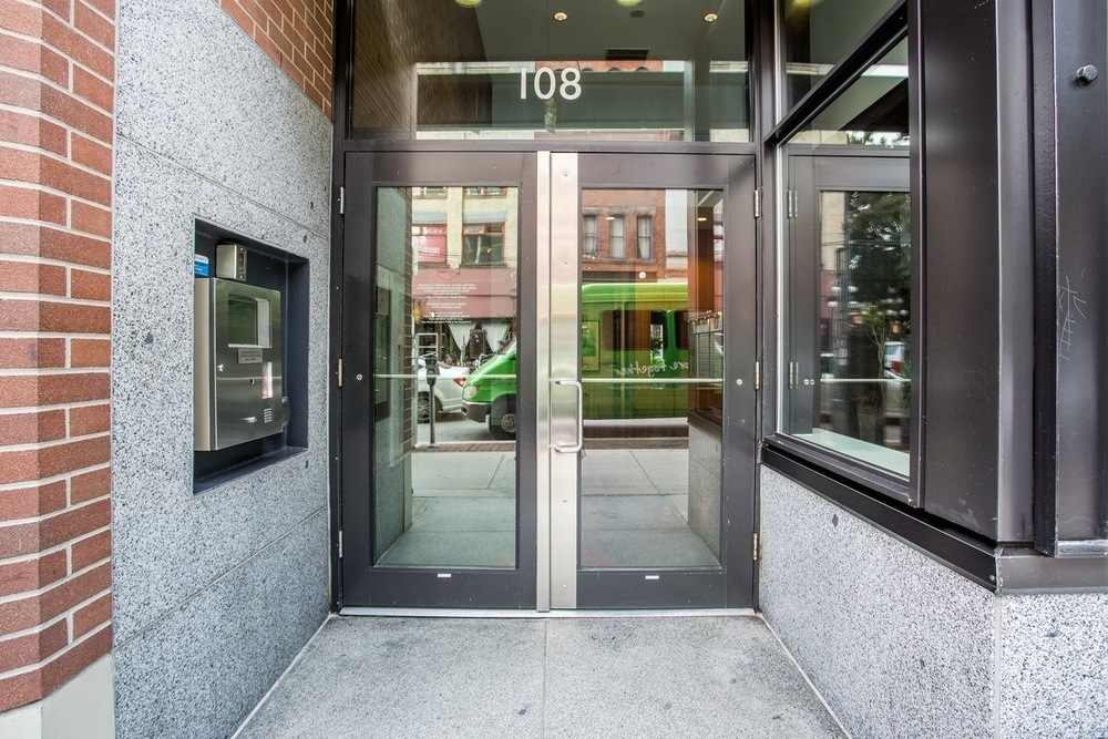 Listing Image of 2706 108 West Cordova Street
