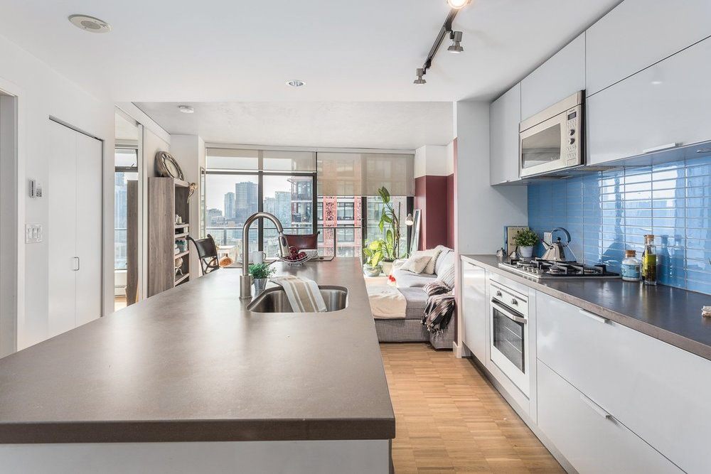 Listing Image of 2706 108 West Cordova Street