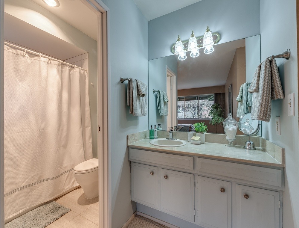 Listing Image of 204 235 Keith Rd