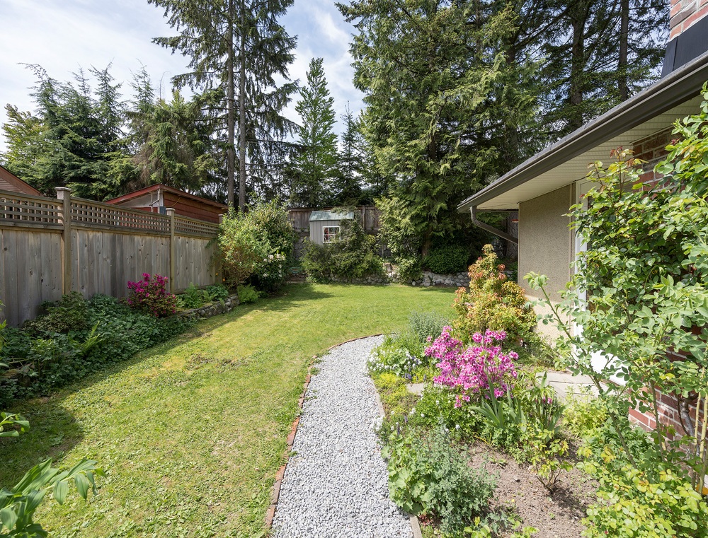 Listing Image of 32 Glenmore Drive