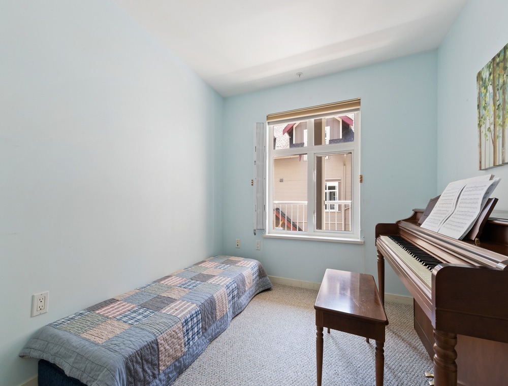 Listing Image of 202 4272 Albert St