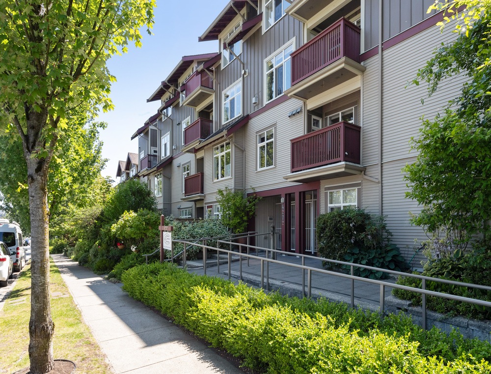 Listing Image of 202 4272 Albert St