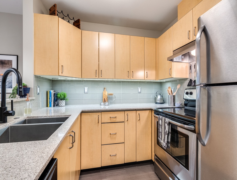 Listing Image of 110 175 E 10th St