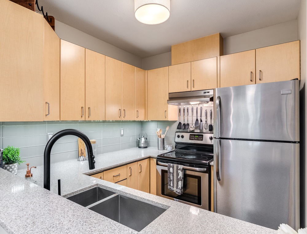 Listing Image of 110 175 E 10th St
