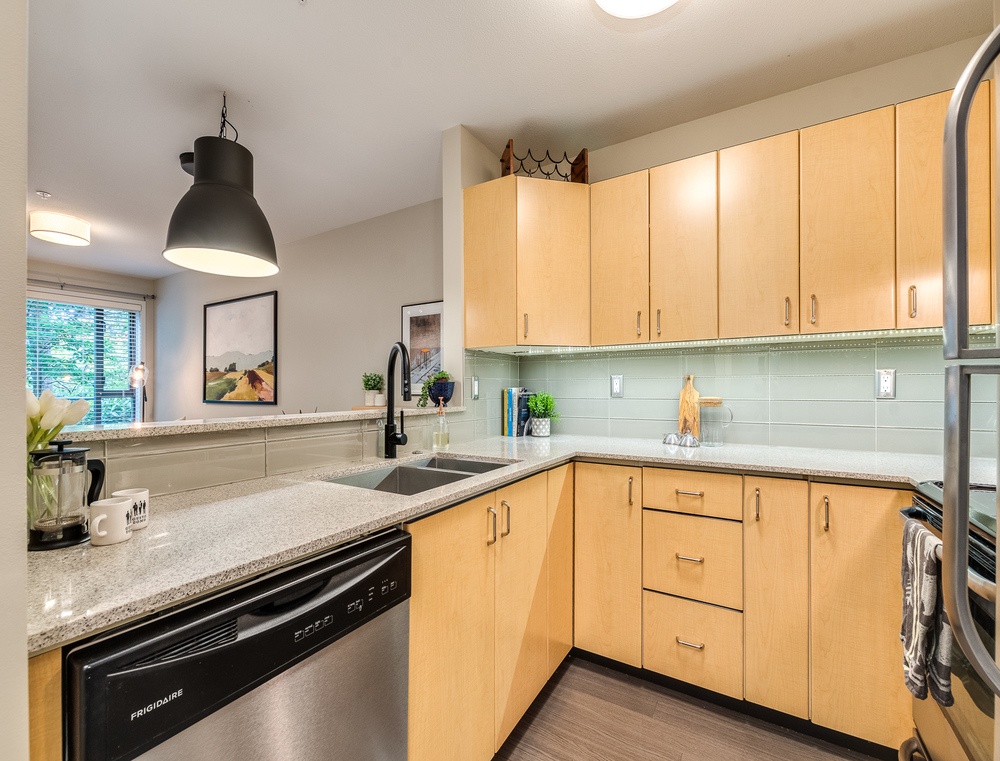 Listing Image of 110 175 E 10th St