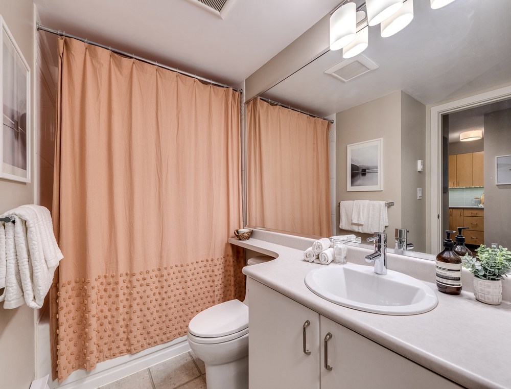 Listing Image of 110 175 E 10th St