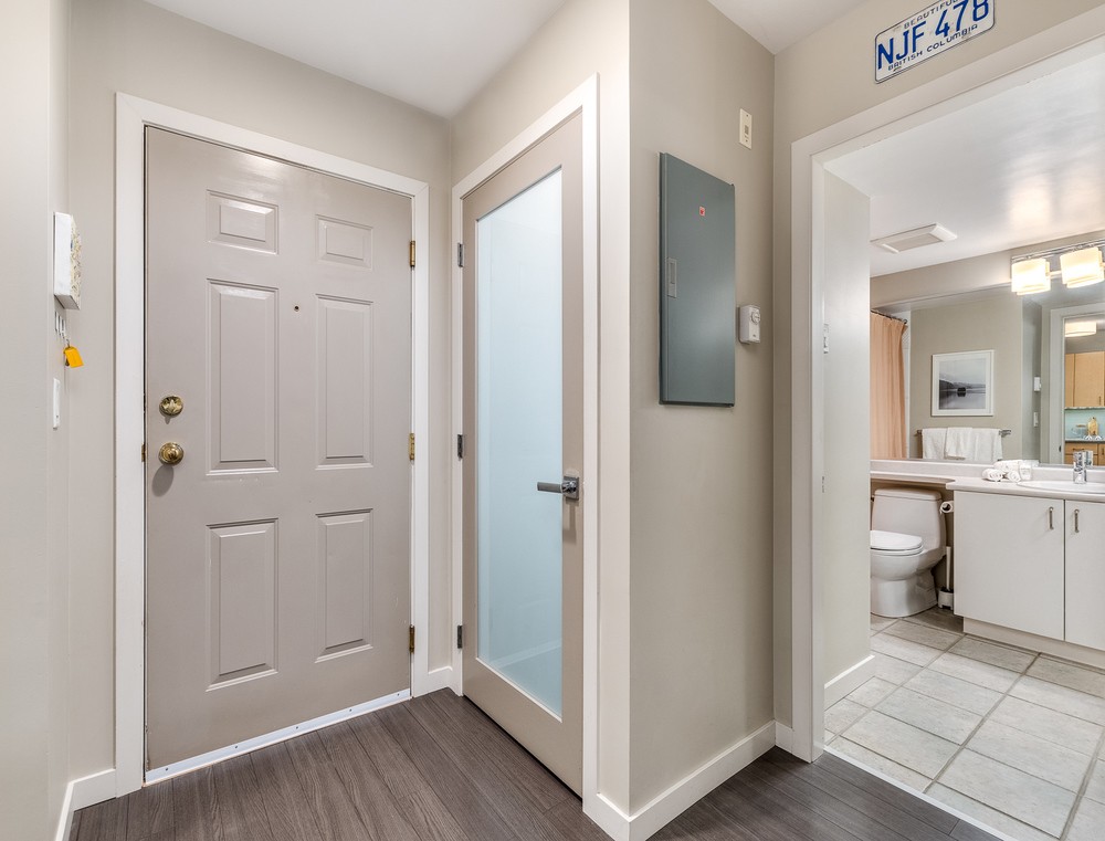 Listing Image of 110 175 E 10th St