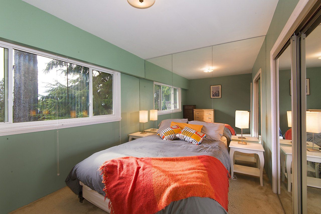 Listing Image of 639 Montroyal Boulevard
