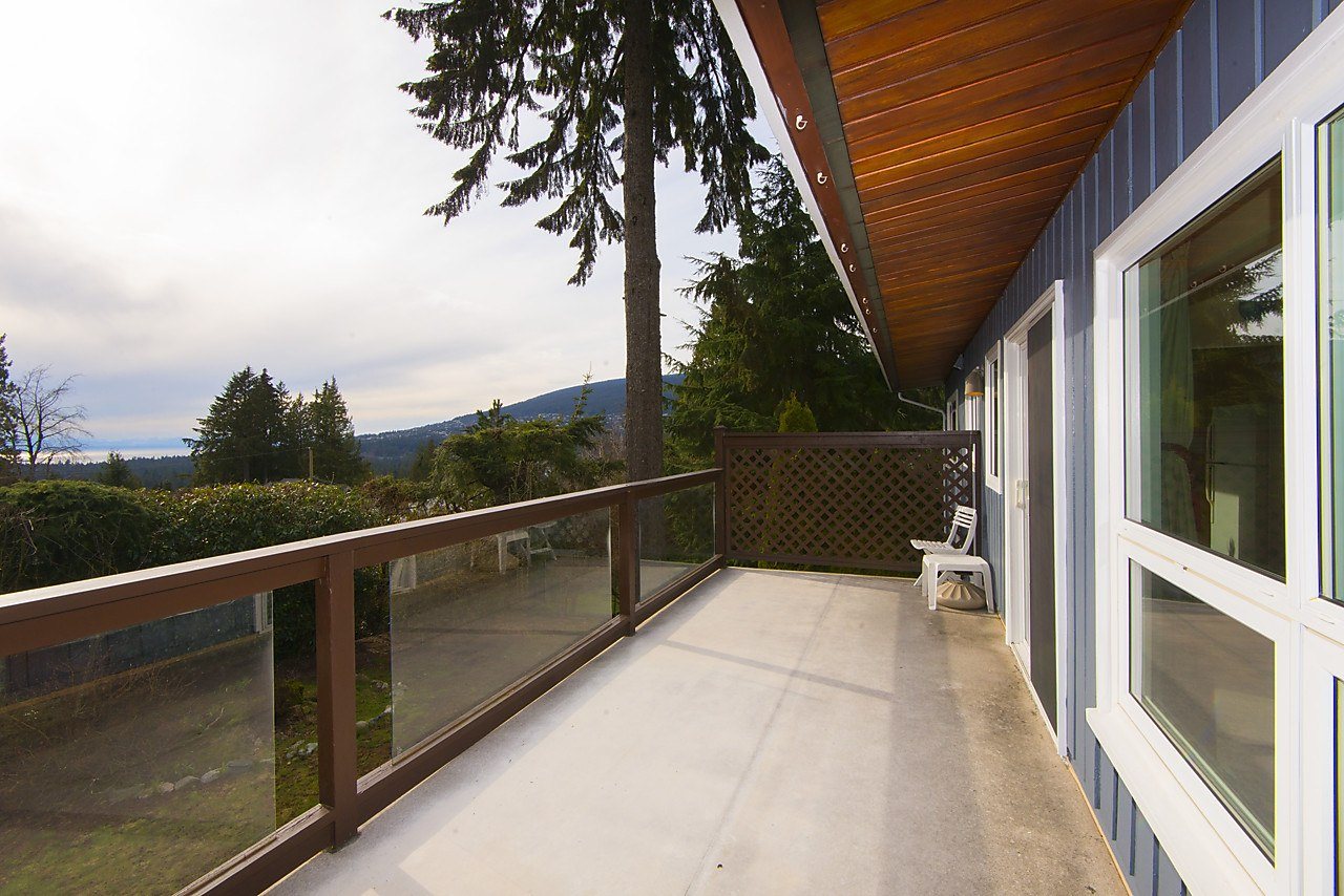 Listing Image of 639 Montroyal Boulevard