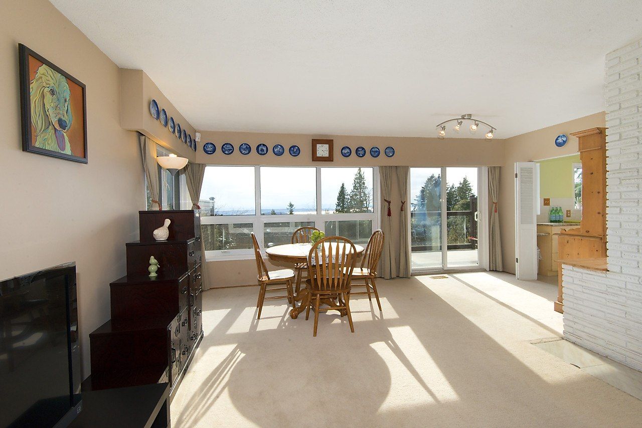 Listing Image of 639 Montroyal Boulevard