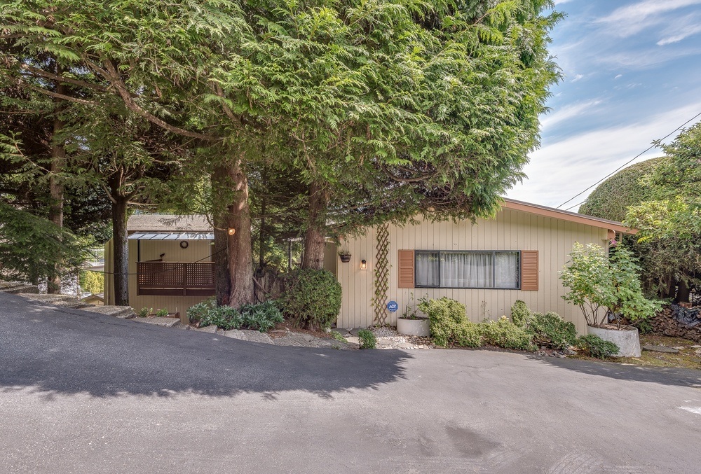 SOLD- 493 Craigmohr Drive