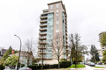 SOLD- 703 567 Lonsdale Ave