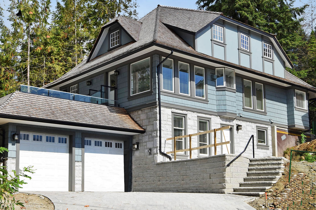 SOLD- 325 29 29th Street East
